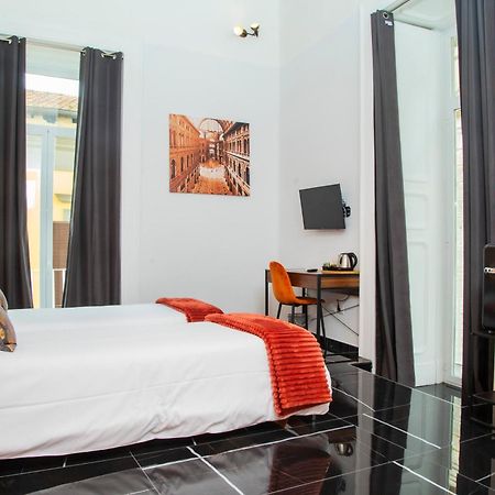 Palazzo Goyze Hotel Наполи Екстериор снимка