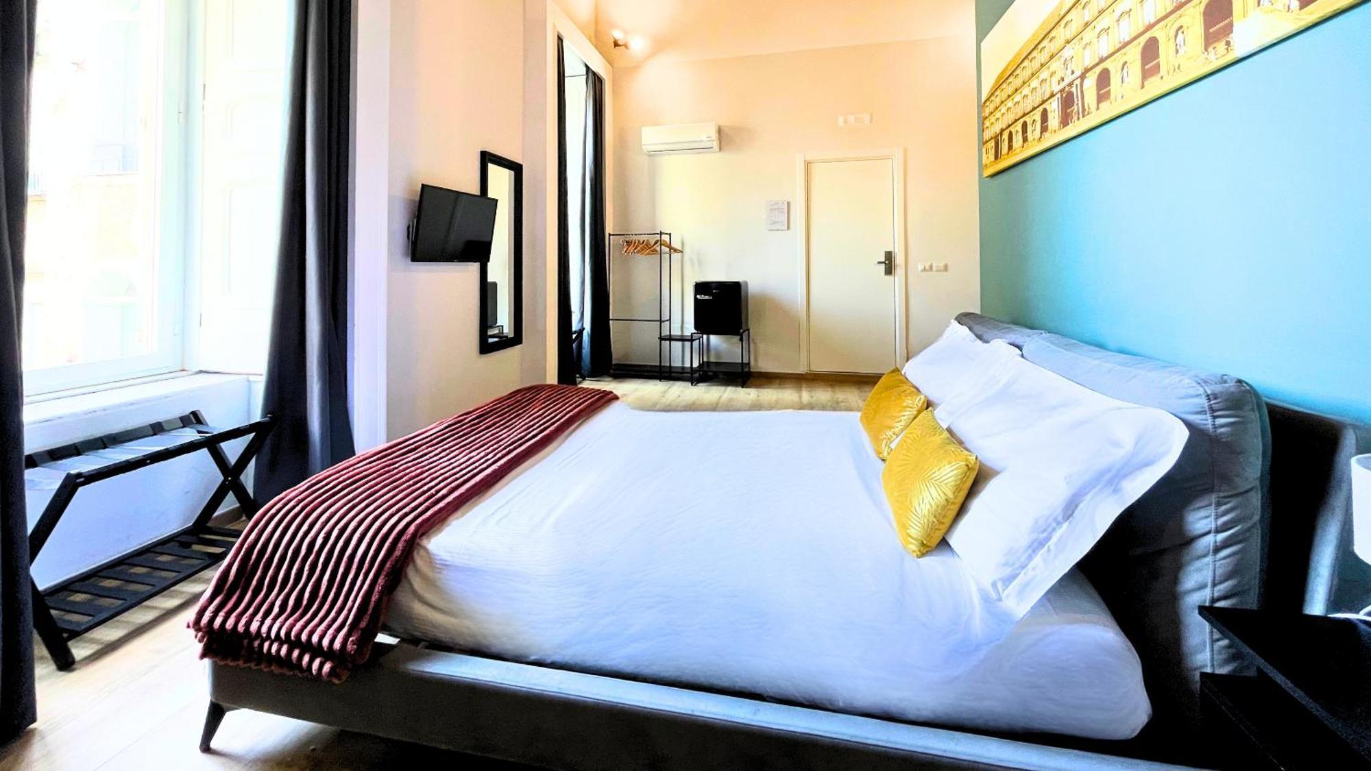 Palazzo Goyze Hotel Наполи Екстериор снимка