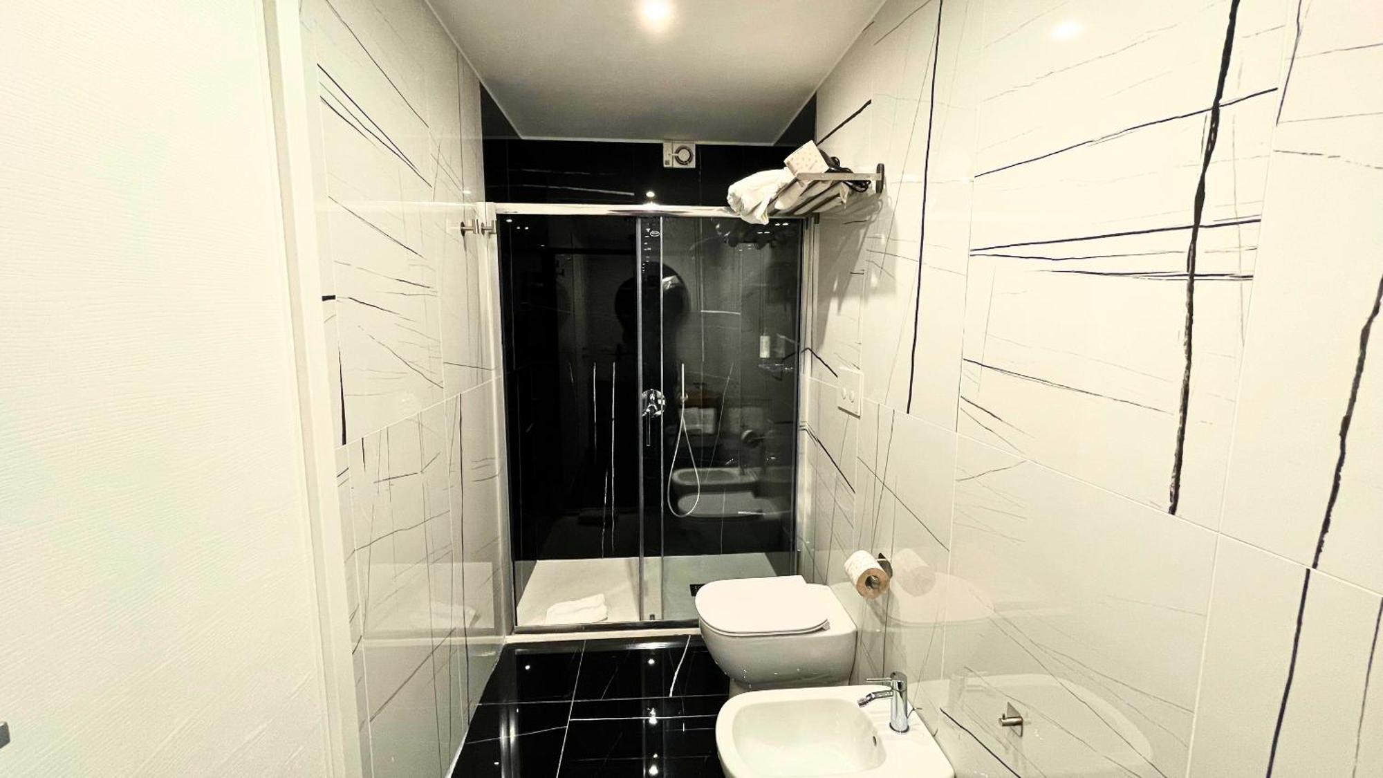 Palazzo Goyze Hotel Наполи Стая снимка