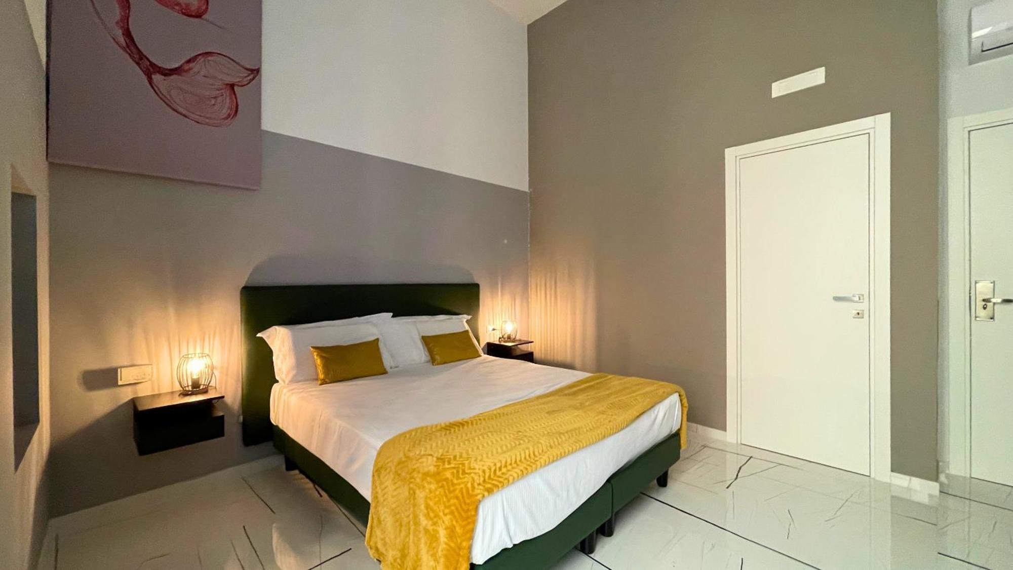 Palazzo Goyze Hotel Наполи Екстериор снимка